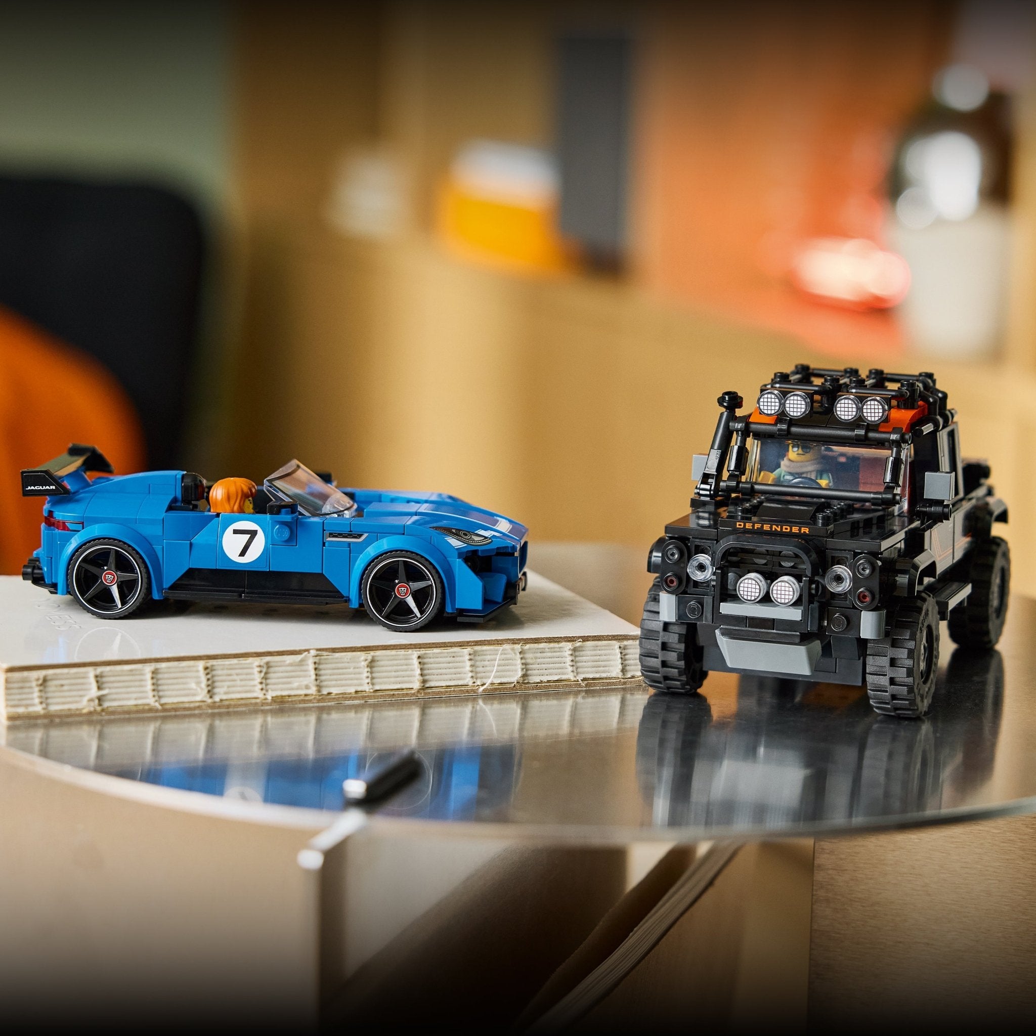 LEGO® Speed Champions Jaguar Project 7 & Land Rover Defender 77264 - Image 5