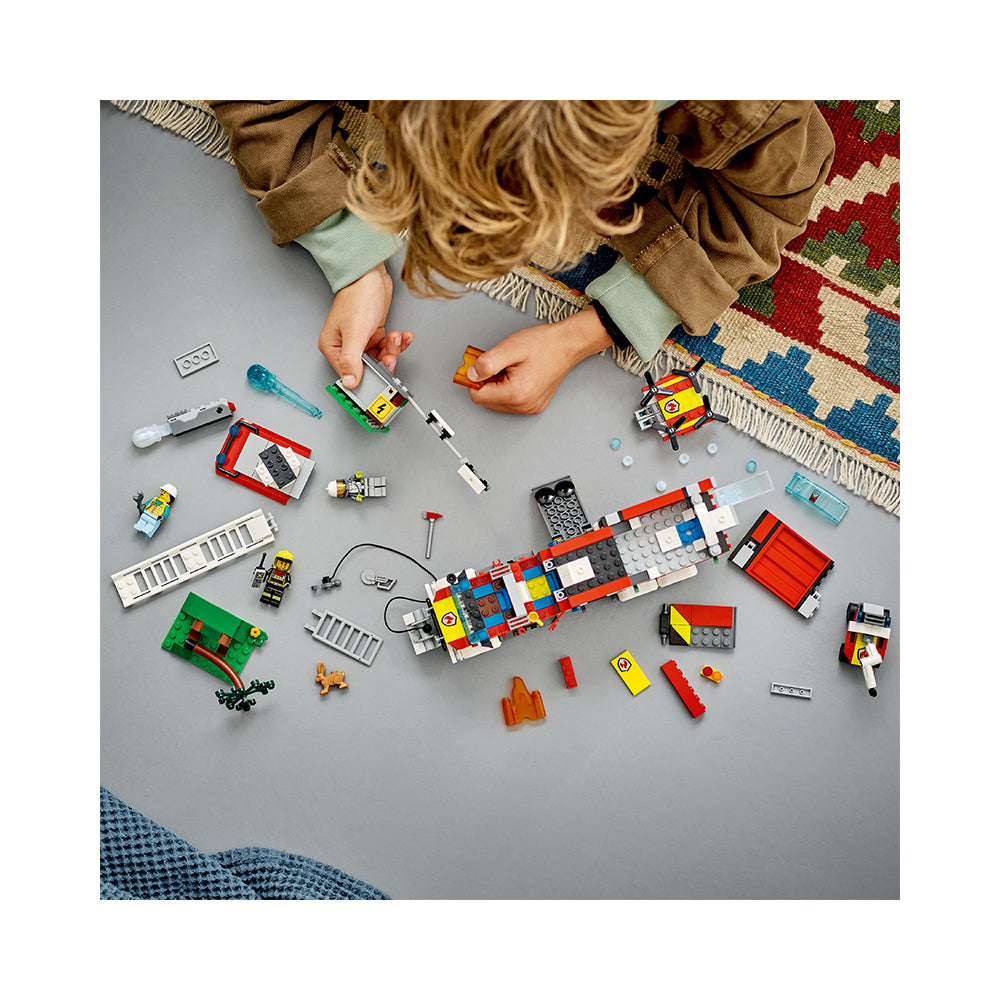 LEGO® City Fire Command Truck - Image 12