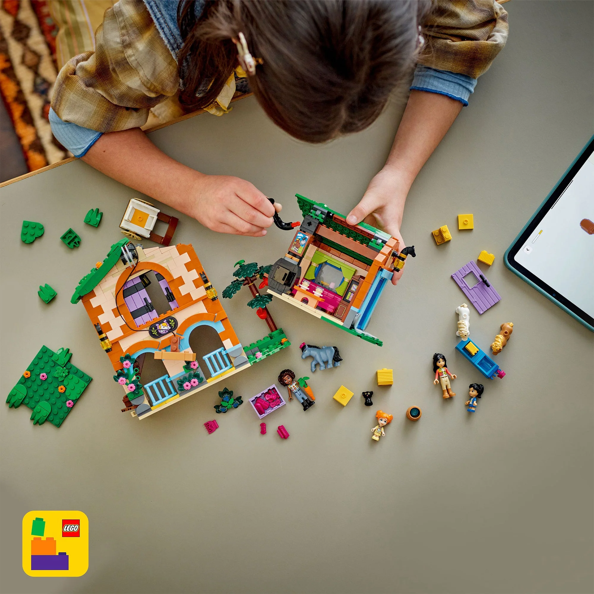 LEGO® Friends Pony Ranch & Stable 42654 - Image 4